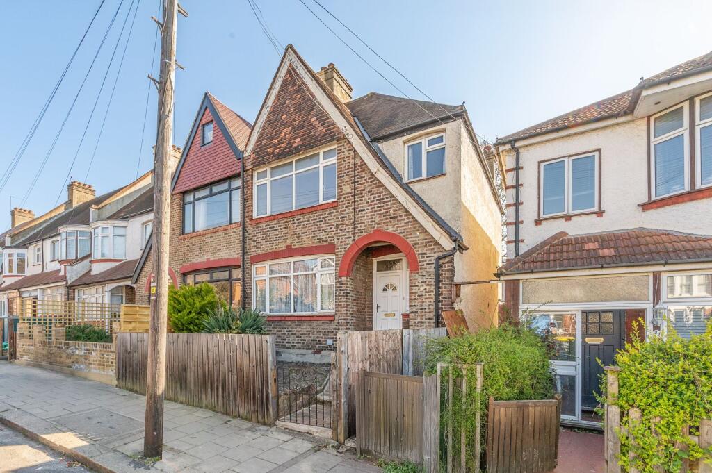 3 bed End of Terrace for rent in Streatham. From Foxtons - Streatham