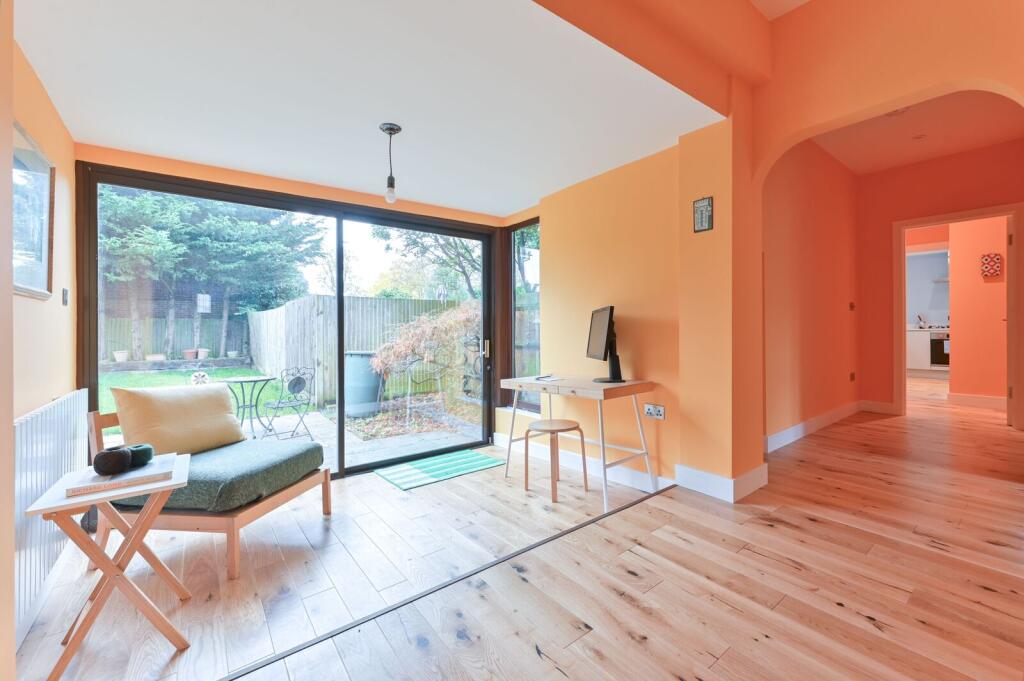 3 bed Annexe for rent in Streatham. From Foxtons - Streatham