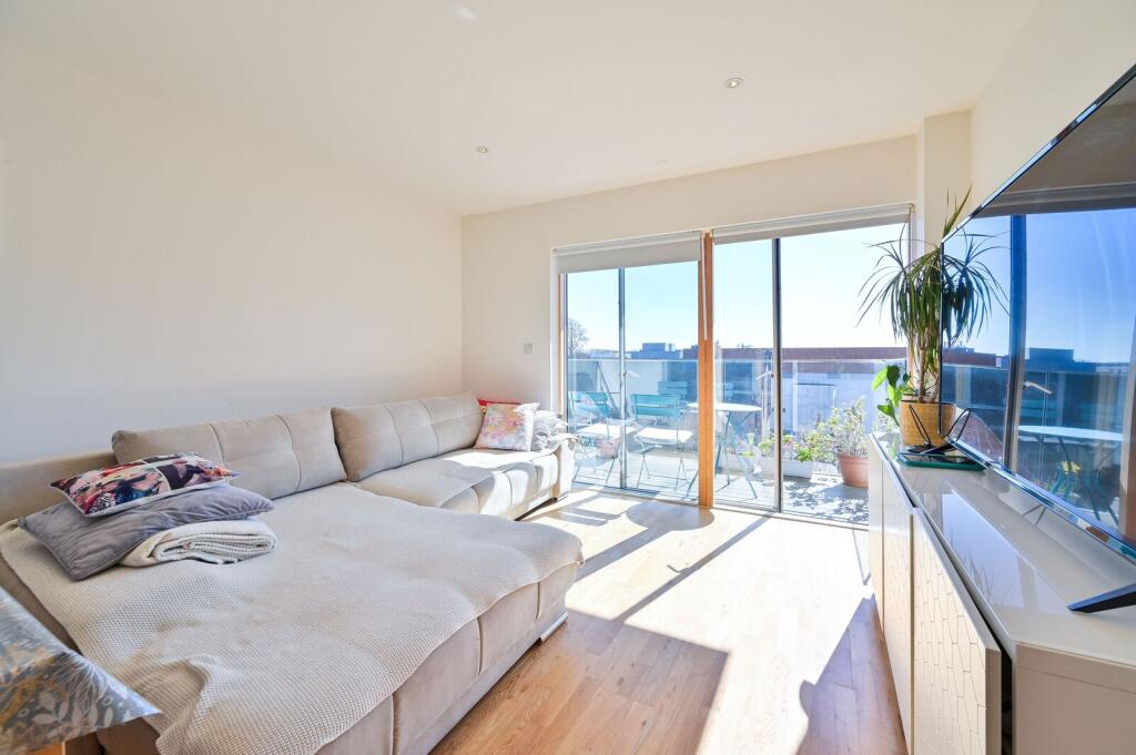 2 bed 1st Floor Flat for rent in London. From Foxtons - Streatham 2 bed 1st Floor Flat for rent in London. From Foxtons - Streatham