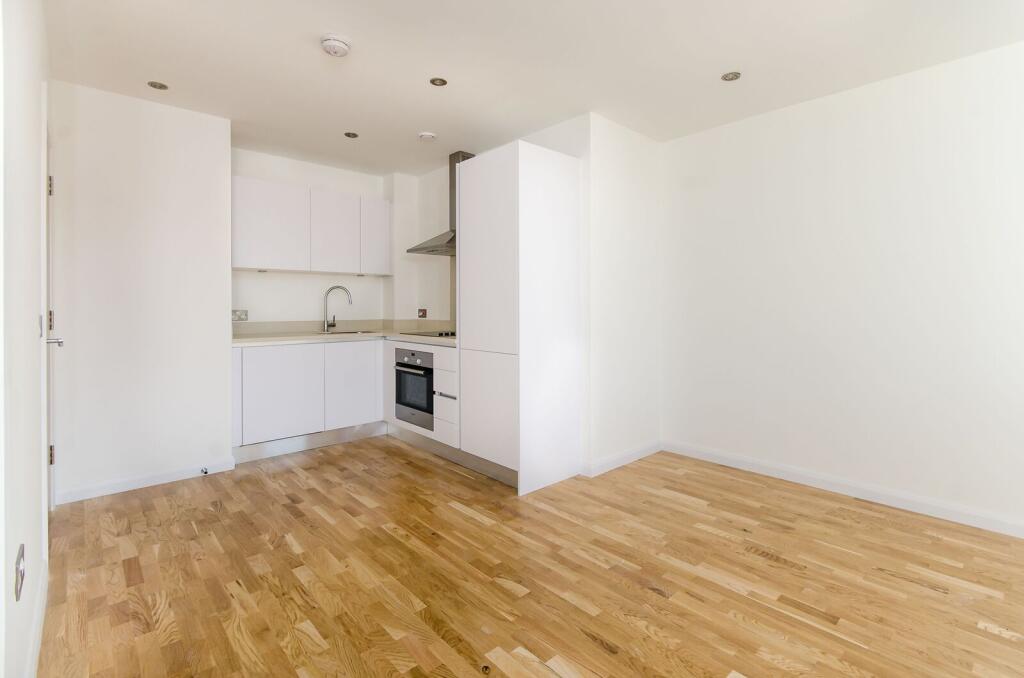 1 bed 1st Floor Flat for rent in London. From Foxtons - Streatham