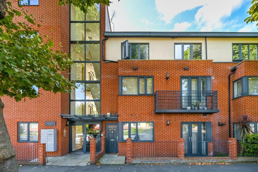 1 bed 1st Floor Flat for rent in London. From Foxtons - Streatham
