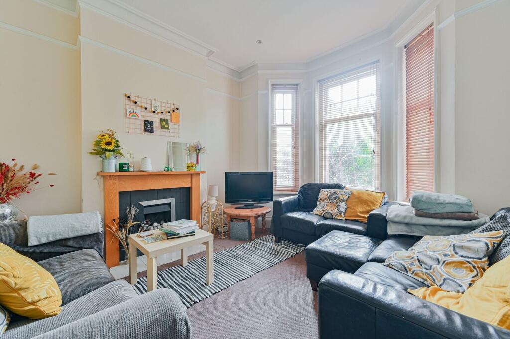 4 bed Mid Terraced House for rent in London. From Foxtons - Streatham 4 bed Mid Terraced House for rent in London. From Foxtons - Streatham