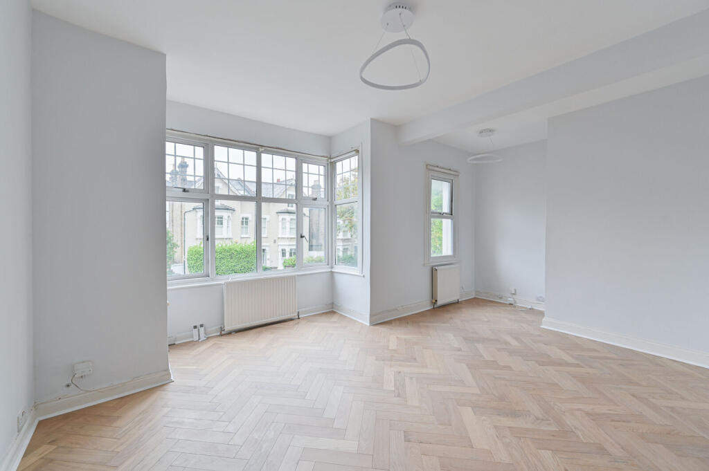 1 bed 1st Floor Flat for rent in London. From Foxtons - Streatham