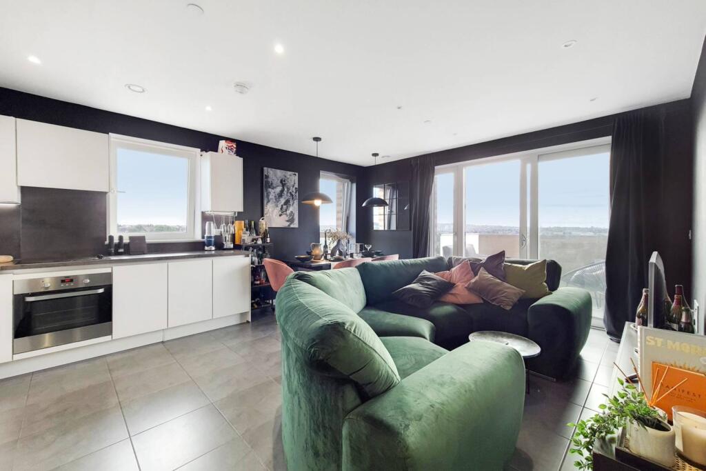 2 bed 1st Floor Flat for rent in London. From Foxtons - Temple Fortune