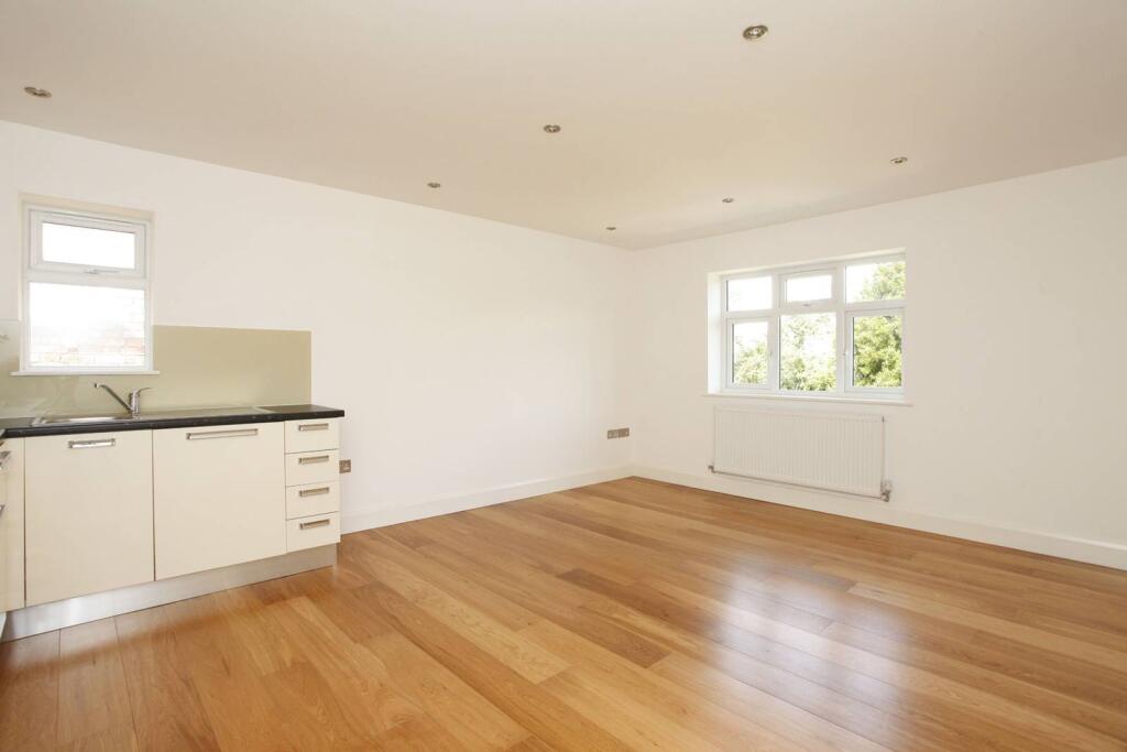 2 bed 1st Floor Flat for rent in London. From Foxtons - Temple Fortune