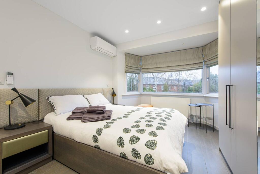 3 bed Detached for rent in London. From Foxtons - Temple Fortune