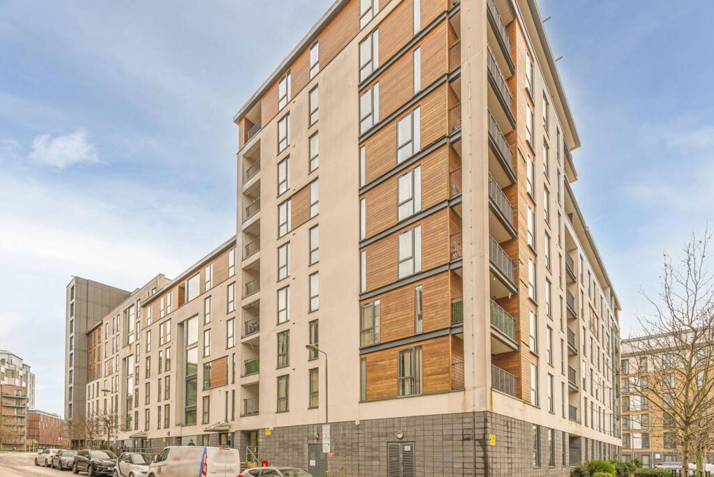 3 bed 1st Floor Flat for rent in London. From Foxtons - Temple Fortune