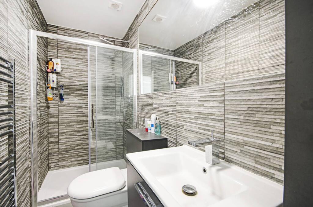 3 bed Annexe for rent in London. From Foxtons - Temple Fortune