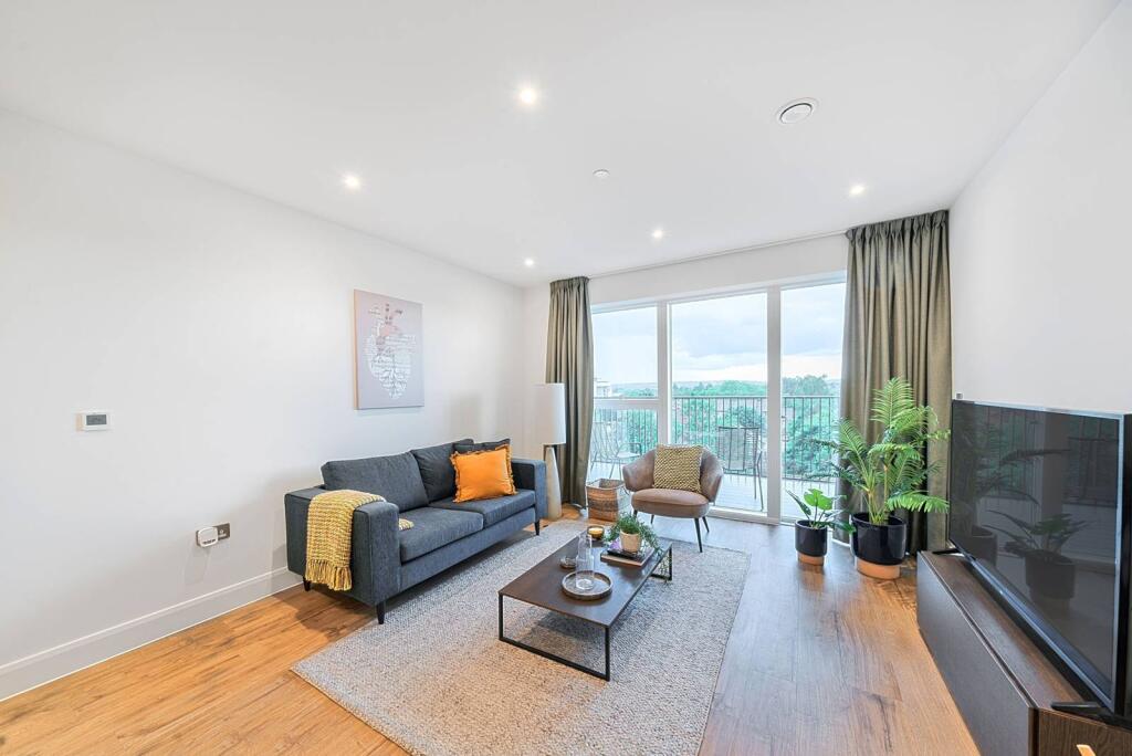 1 bed 1st Floor Flat for rent in . From Foxtons - Temple Fortune