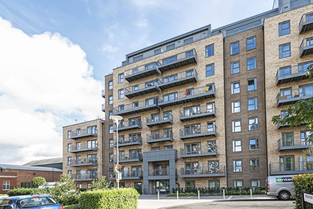 1 bed 1st Floor Flat for rent in London. From Foxtons - Temple Fortune
