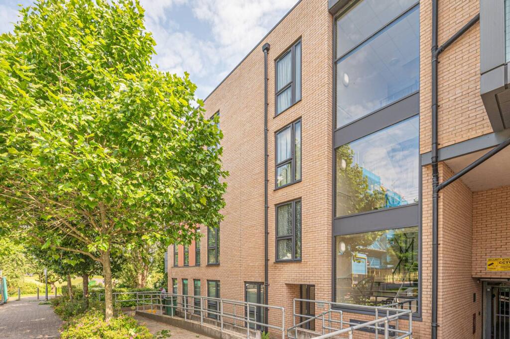 2 bed 1st Floor Flat for rent in London. From Foxtons - Temple Fortune