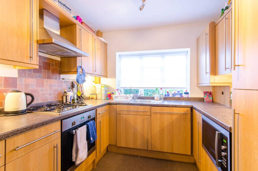 2 bed 1st Floor Flat for rent in Finchley. From Foxtons - Temple Fortune