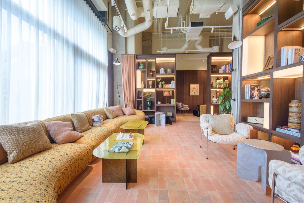 1 bed 1st Floor Flat for rent in . From Foxtons - Temple Fortune