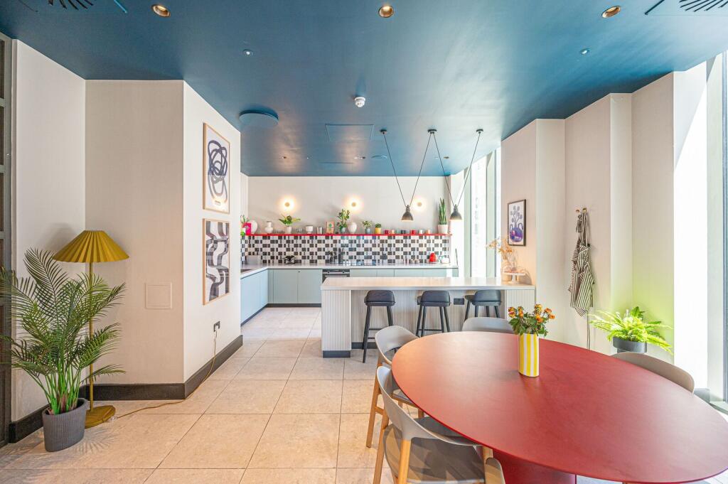 4 bed Studio for rent in Hendon. From Foxtons - Temple Fortune