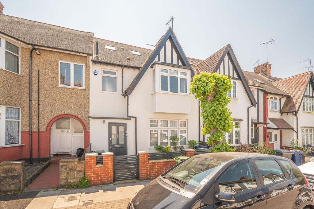 4 bed Detached for rent in Hendon. From Foxtons - Temple Fortune
