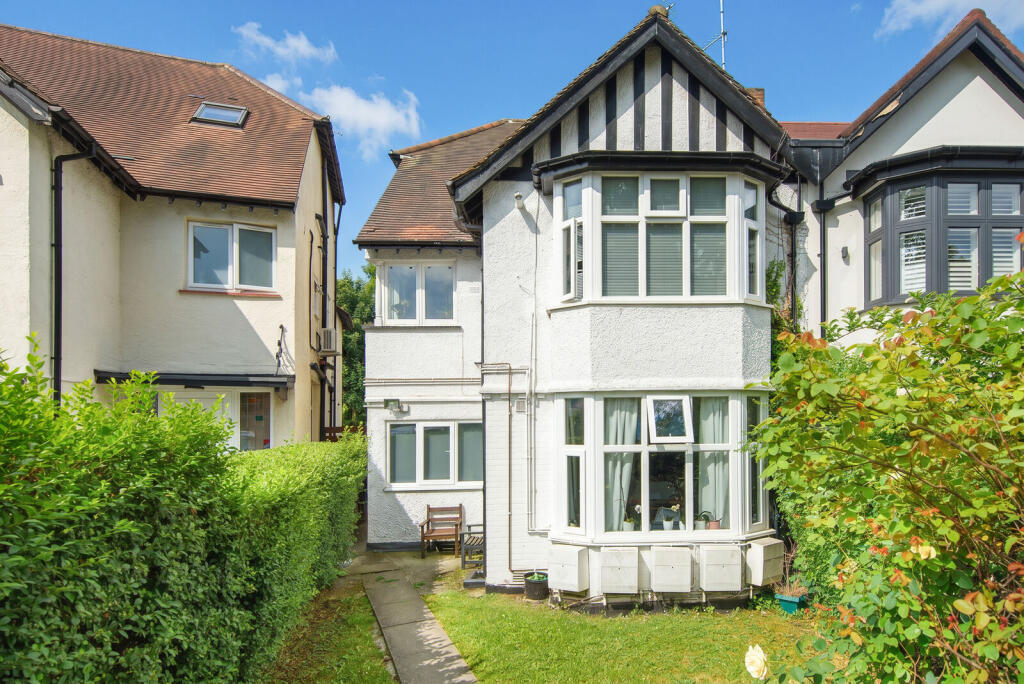 2 bed 1st Floor Flat for rent in London. From Foxtons - Temple Fortune