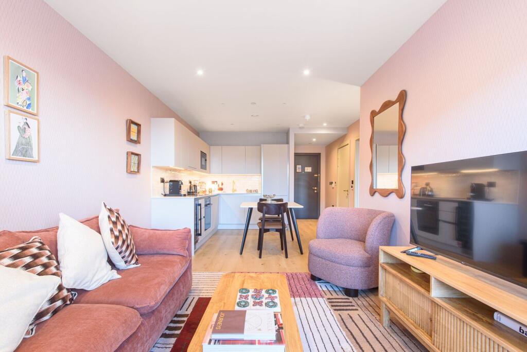 1 bed 1st Floor Flat for rent in . From Foxtons - Temple Fortune