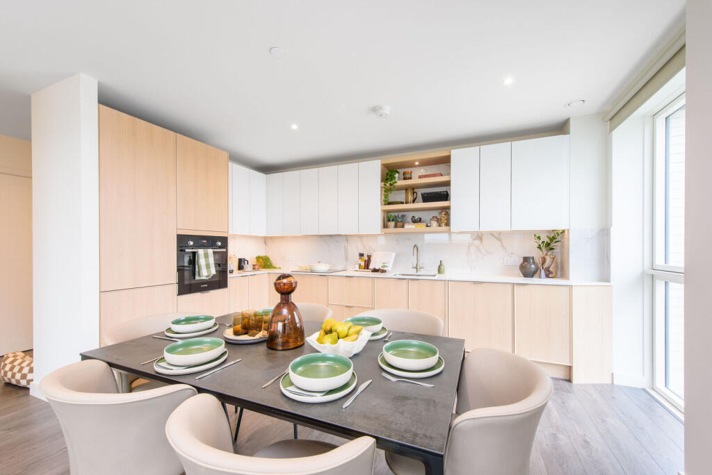2 bed 1st Floor Flat for rent in . From Foxtons - Temple Fortune