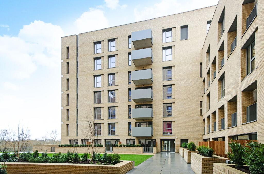 1 bed 1st Floor Flat for rent in London. From Foxtons - Temple Fortune