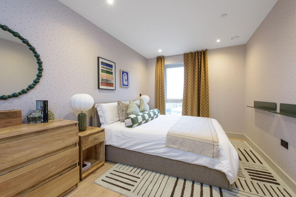 4 bed Studio for rent in Hendon. From Foxtons - Temple Fortune