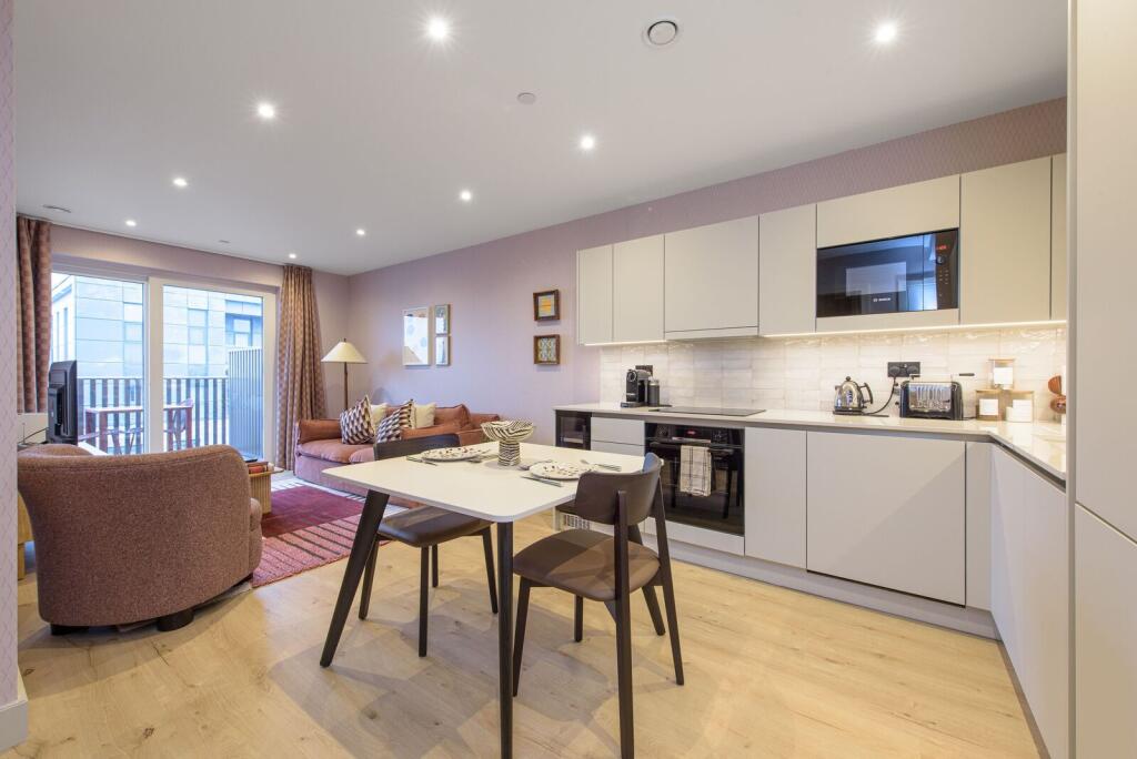 2 bed 1st Floor Flat for rent in London. From Foxtons - Temple Fortune