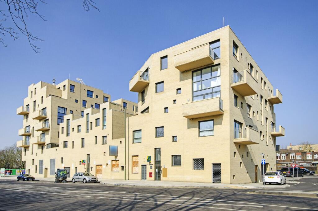 2 bed 1st Floor Flat for rent in London. From Foxtons - Temple Fortune