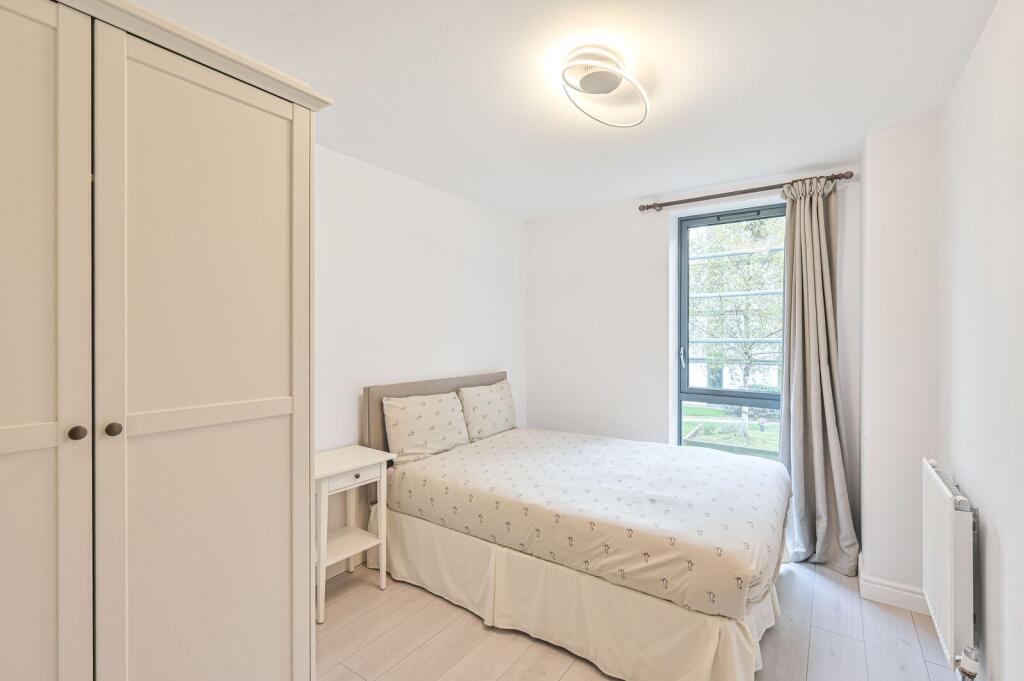 2 bed 1st Floor Flat for rent in London. From Foxtons - Temple Fortune