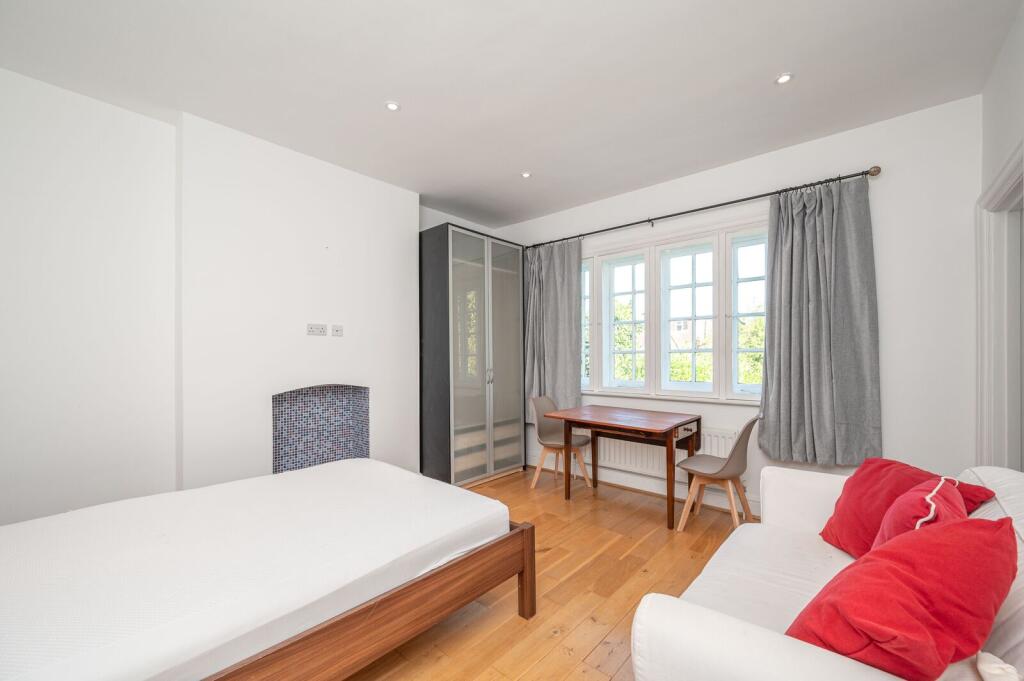 4 bed Studio for rent in Hendon. From Foxtons - Temple Fortune