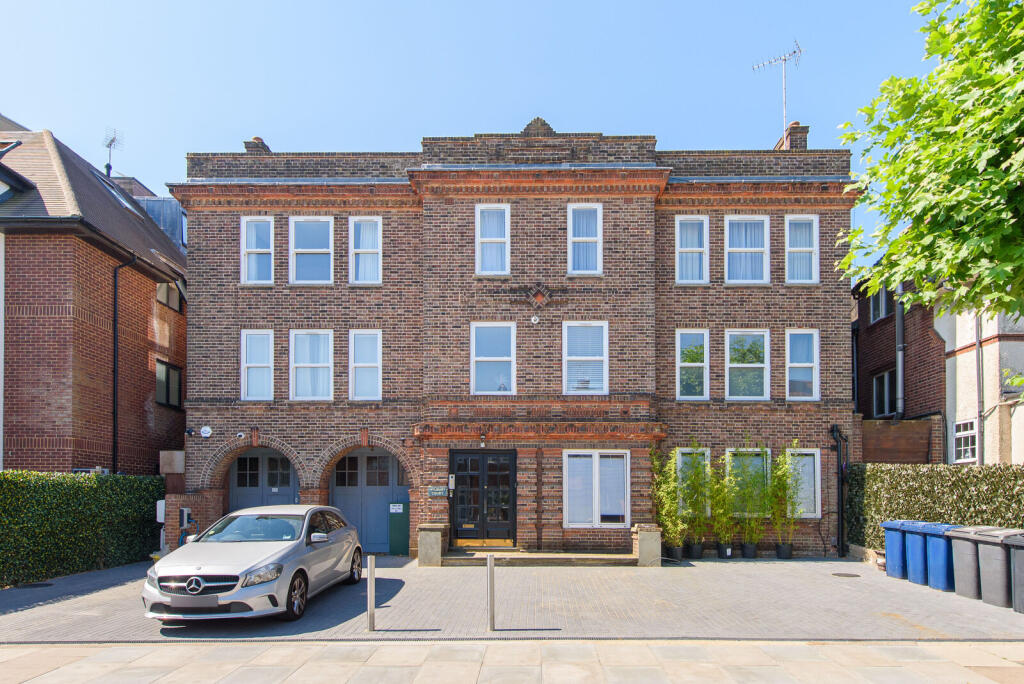 2 bed 1st Floor Flat for rent in Hampstead. From Foxtons - Temple Fortune