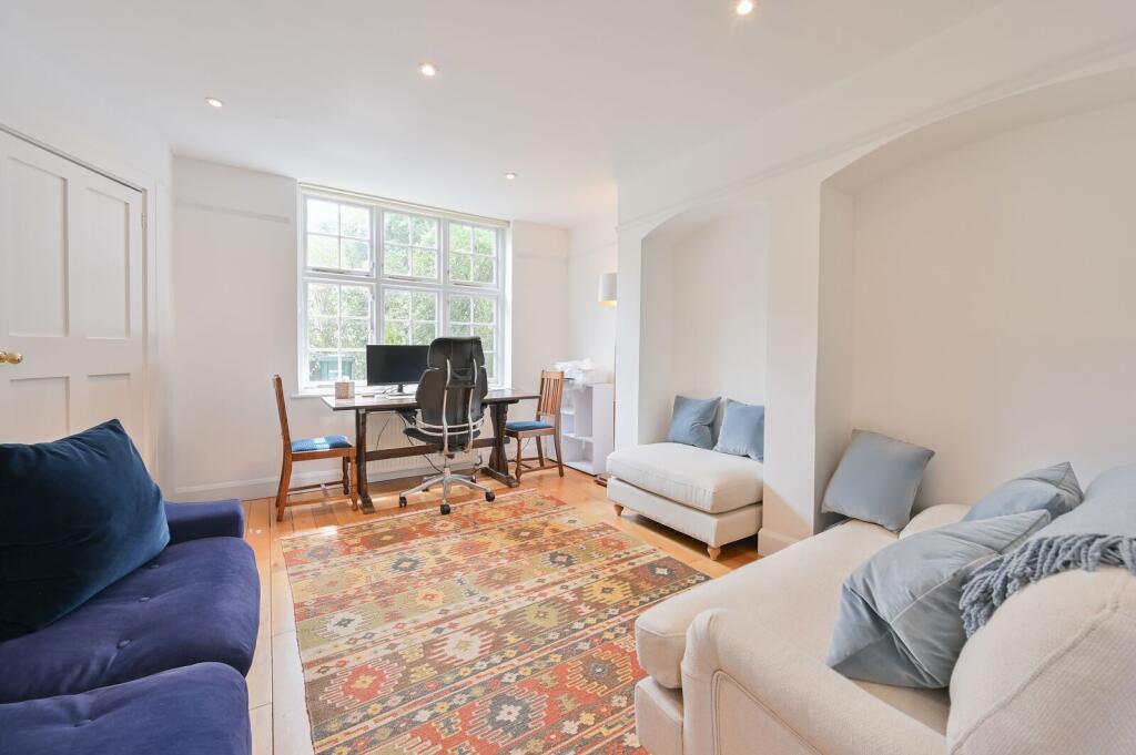 3 bed Detached for rent in Finchley. From Foxtons - Temple Fortune 3 bed Detached for rent in Finchley. From Foxtons - Temple Fortune