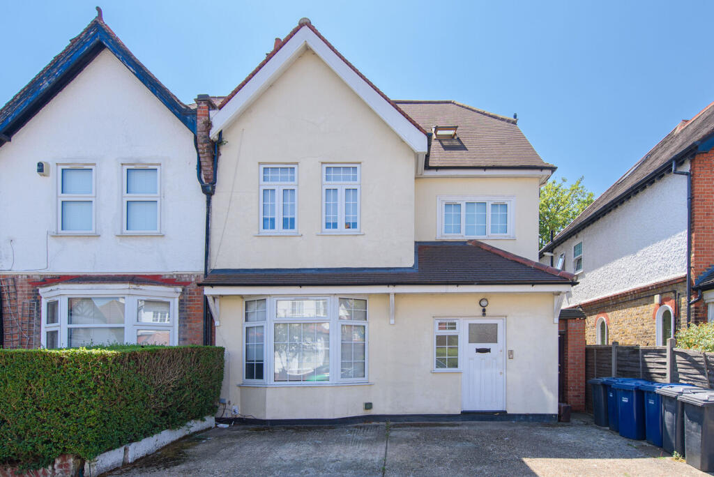 3 bed 1st Floor Flat for rent in Hendon. From Foxtons - Temple Fortune 3 bed 1st Floor Flat for rent in Hendon. From Foxtons - Temple Fortune
