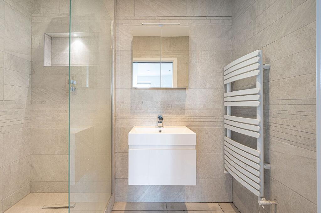 2 bed 1st Floor Flat for rent in Hampstead. From Foxtons - Temple Fortune