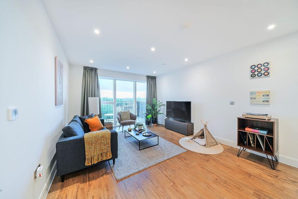 2 bed 1st Floor Flat for rent in London. From Foxtons - Temple Fortune