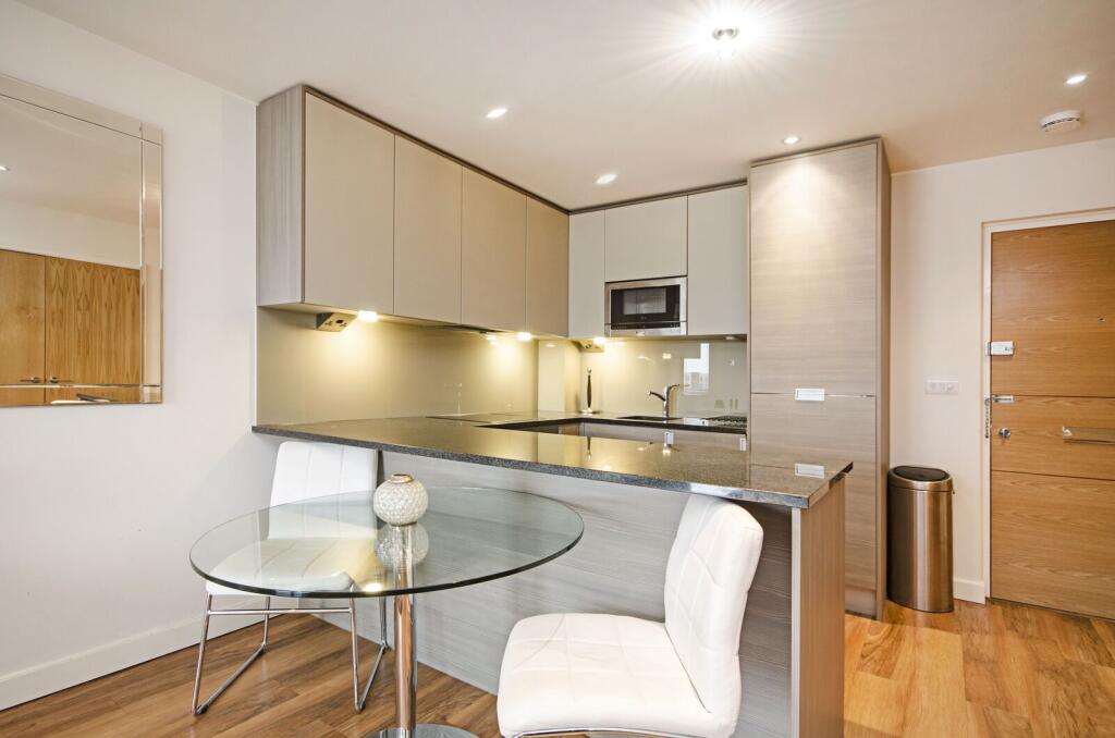 1 bed 1st Floor Flat for rent in Hendon. From Foxtons - Temple Fortune