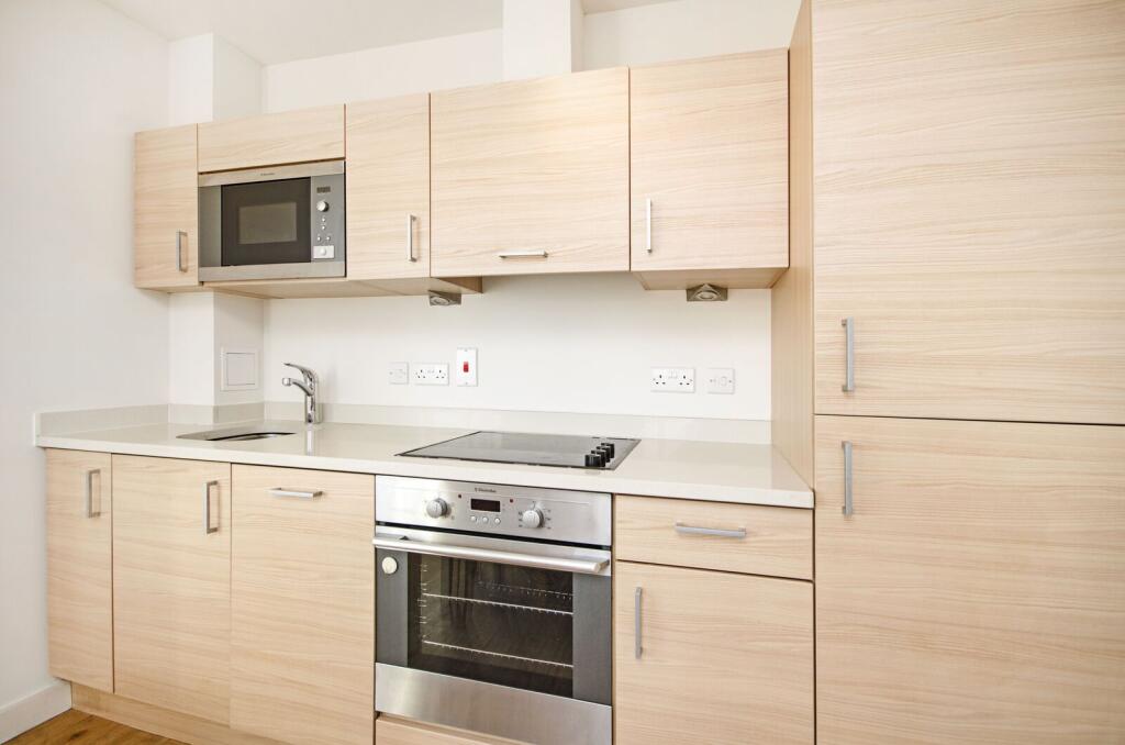 2 bed 1st Floor Flat for rent in London. From Foxtons - Temple Fortune