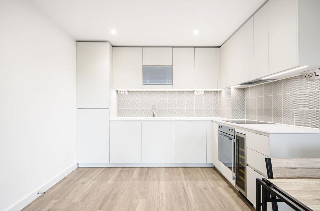 2 bed 1st Floor Flat for rent in London. From Foxtons - Temple Fortune