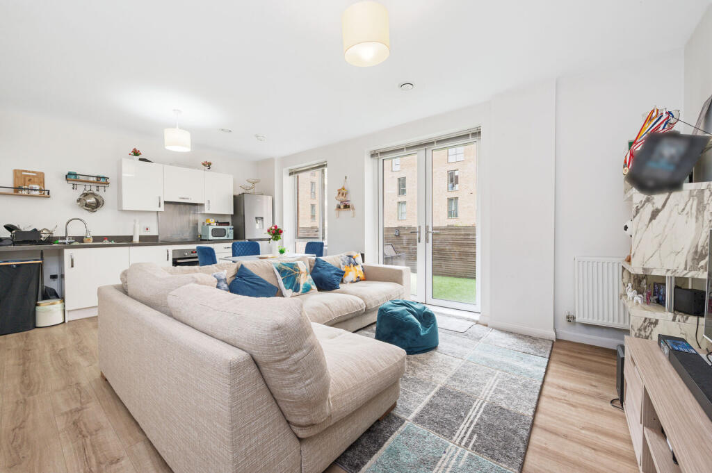 2 bed 1st Floor Flat for rent in London. From Foxtons - Temple Fortune