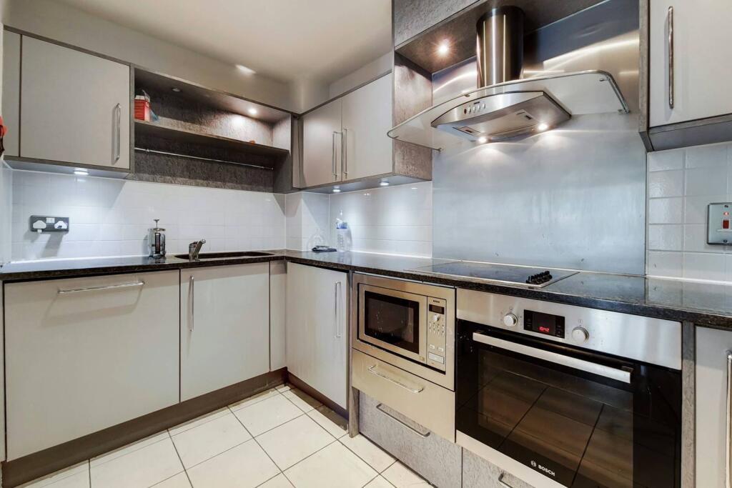 2 bed 1st Floor Flat for rent in London. From Foxtons - Vauxhall