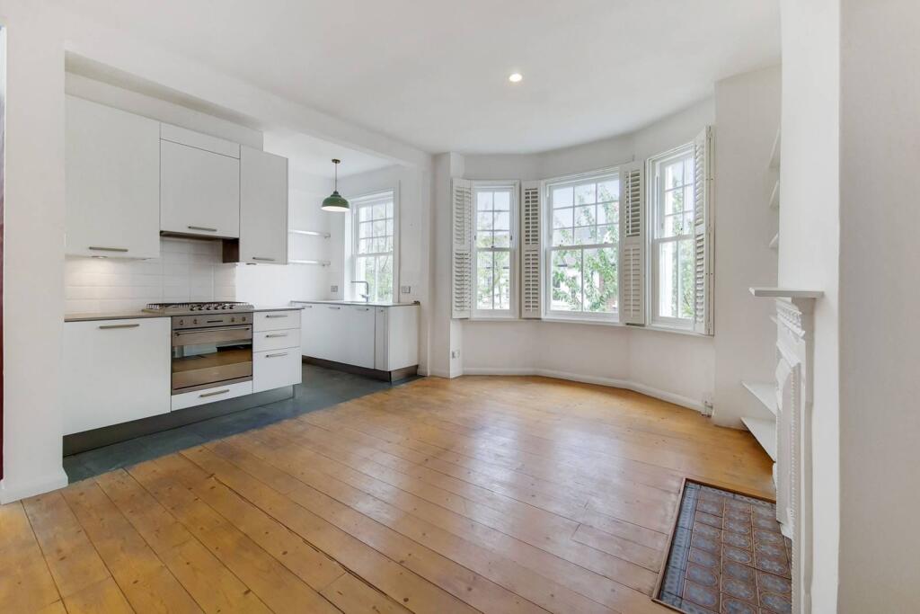 3 bed 1st Floor Flat for rent in London. From Foxtons - Vauxhall 3 bed 1st Floor Flat for rent in London. From Foxtons - Vauxhall