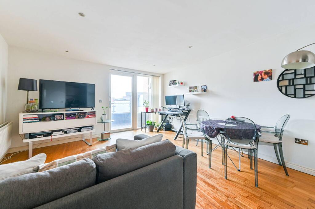 1 bed 1st Floor Flat for rent in London. From Foxtons - Vauxhall