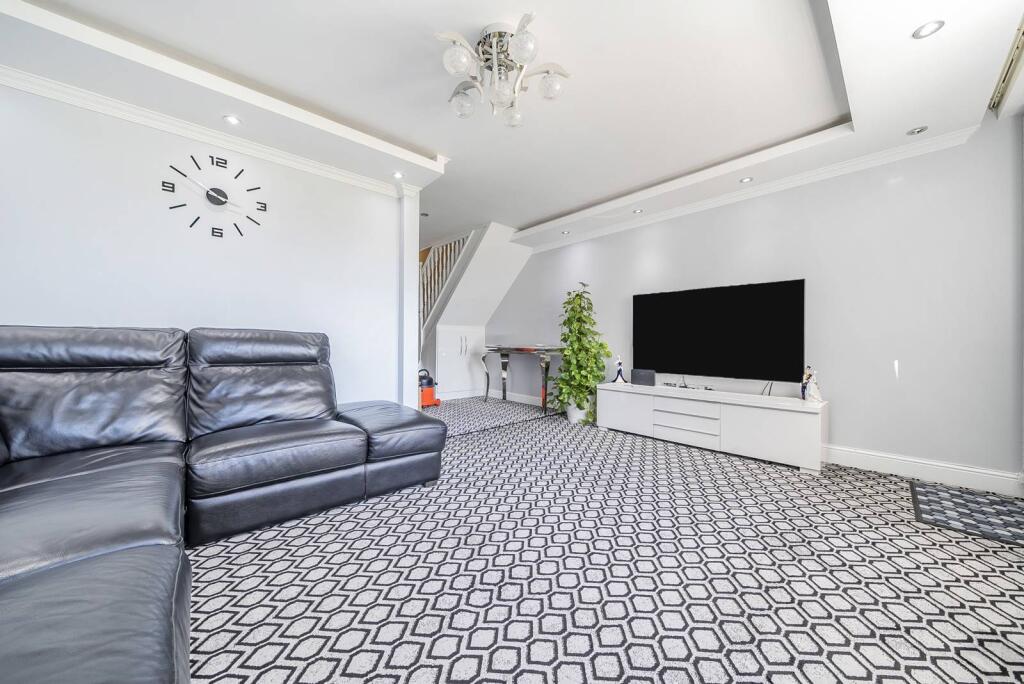 3 bed 1st Floor Flat for rent in London. From Foxtons - Vauxhall 3 bed 1st Floor Flat for rent in London. From Foxtons - Vauxhall