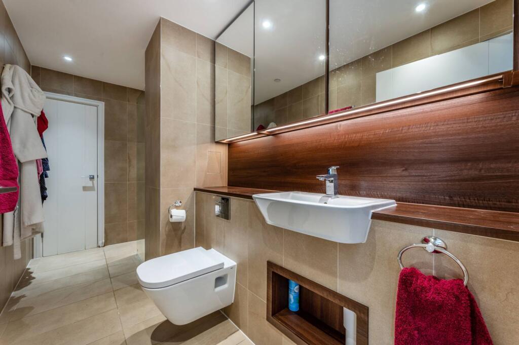 2 bed 1st Floor Flat for rent in London. From Foxtons - Vauxhall