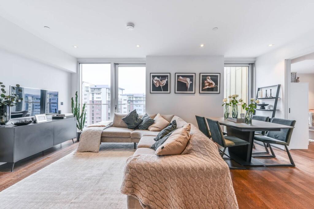 2 bed 1st Floor Flat for rent in London. From Foxtons - Vauxhall