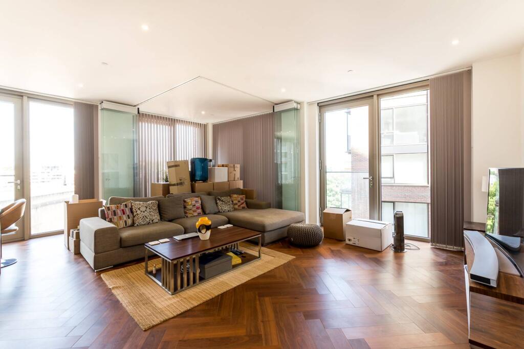 2 bed 1st Floor Flat for rent in London. From Foxtons - Vauxhall