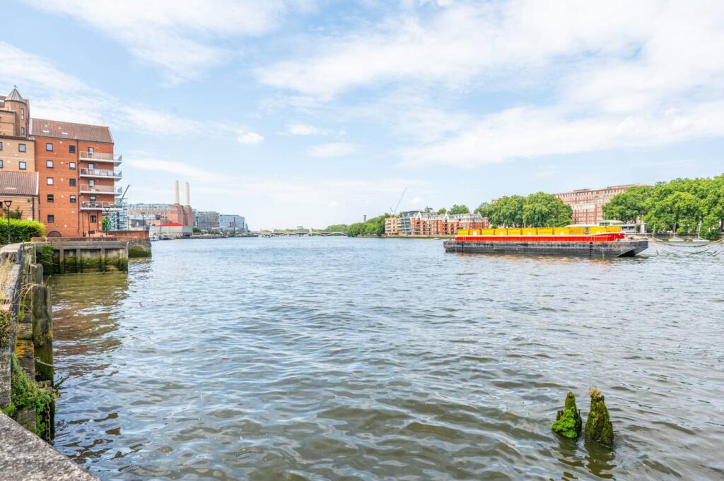 1 bed 1st Floor Flat for rent in London. From Foxtons - Vauxhall