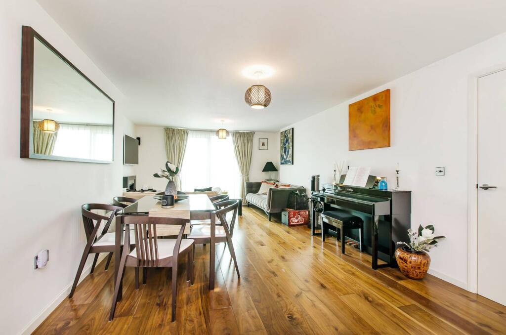 2 bed 1st Floor Flat for rent in Westminster. From Foxtons - Vauxhall