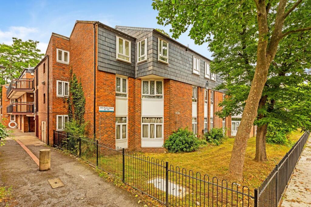1 bed 1st Floor Flat for rent in Camberwell. From Foxtons - Vauxhall