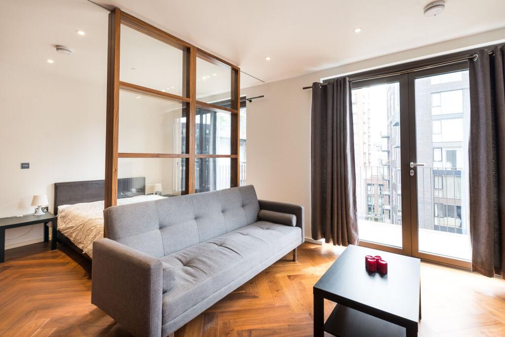4 bed Studio for rent in London. From Foxtons - Vauxhall