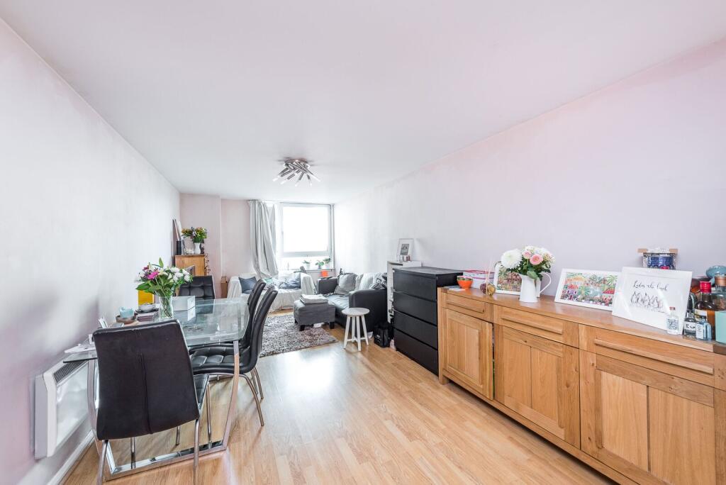 1 bed 1st Floor Flat for rent in London. From Foxtons - Vauxhall