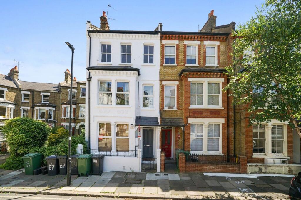 2 bed 1st Floor Flat for rent in London. From Foxtons - Vauxhall